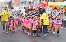 写真：子ども神輿パレード