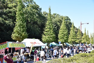 写真：会場のにぎわい