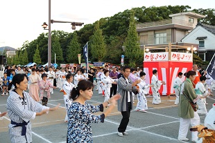 写真：みんなで踊ろう！！伊勢音頭