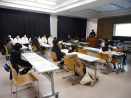 写真：学習会の様子1