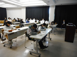 写真：学習会の様子4