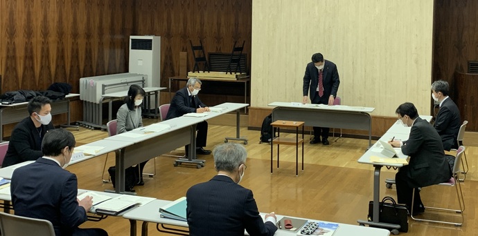 写真：令和2年度第1回伊勢市総合教育会議の様子