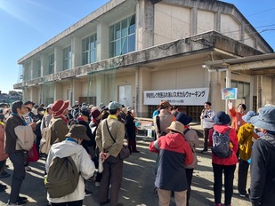 旧豊浜中学校での解説