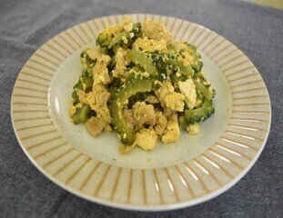 レシピナンバー220　スパイシーゴーヤチャンプル　写真