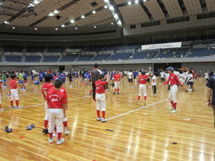 写真3：団員みんなでリズムトレーニング