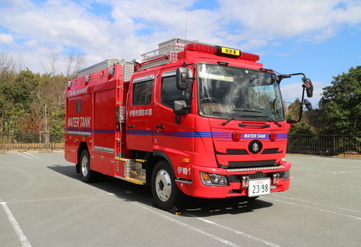 写真：水槽付消防ポンプ自動車