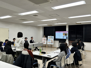 活動報告会の様子の写真