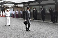 写真：内宮にて奉送迎する様子