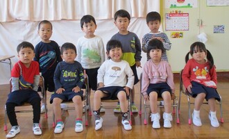 3歳児もも組の子どもたちの集合写真