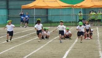 思いっきりスタートから走り出した子どもたち