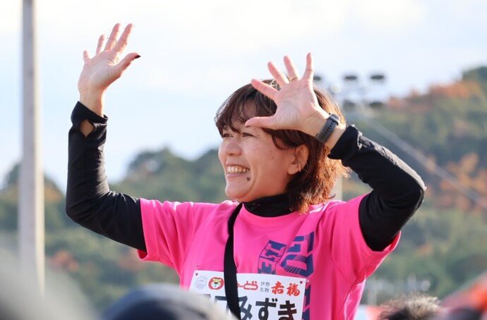 野口みずき大会長　写真
