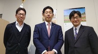 写真：会場での記念撮影の様子