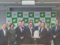 写真：会場での記念撮影の様子