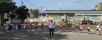 年長児の鼓隊演奏で運動会がはじまりました