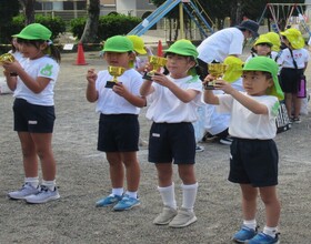 みどり組さんは、ピカピカのメダルをもらいました