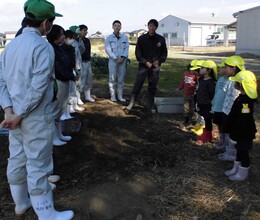 高校生は2年生、まずはみんなで挨拶をしています。