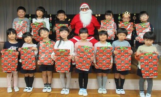 みどり組さんもサンタさんに会えて大満足