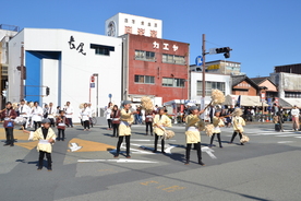 写真　伊勢轟曳会のイベント披露の様子
