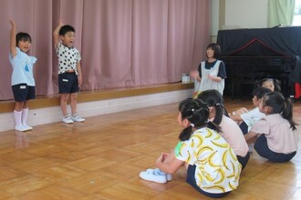 当番の仕事を発表しているところ