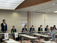 写真：会場での挨拶の様子