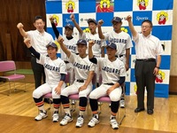写真：会場での記念撮影の様子