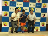 写真：会場での記念撮影の様子