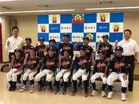 写真：会場での記念撮影の様子