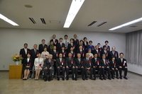 写真：会場での記念撮影の様子