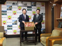 写真：会場での記念撮影の様子