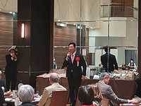 写真：会場での挨拶の様子