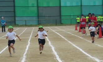 最後まで一生懸命走るみどり組さん