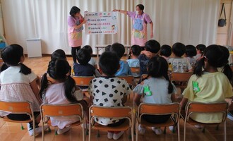 「むし歯をたおす4つの約束」を教えてもらっています
