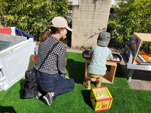 第2回社会実験イベントスペースでくつろぐ