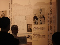 子ども咢堂講座の展示解説写真