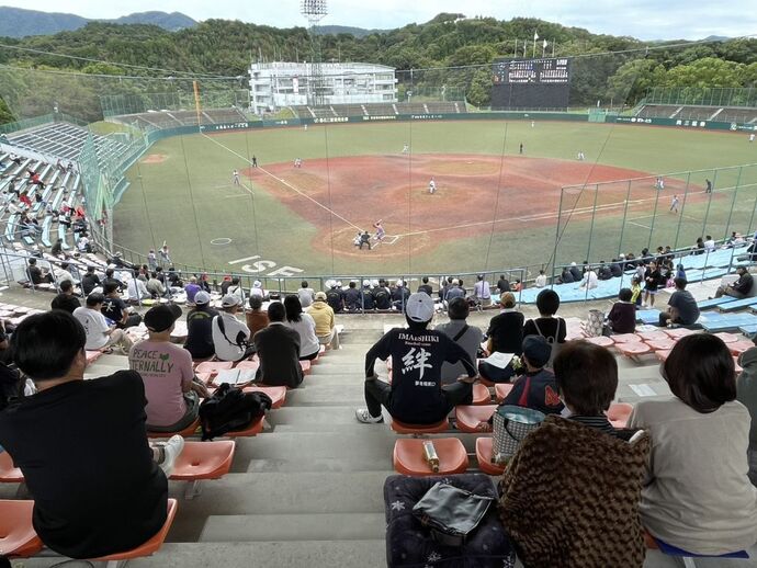 観客スタンドの様子