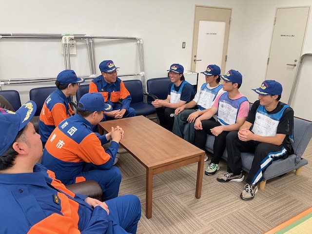 座談会の写真2
