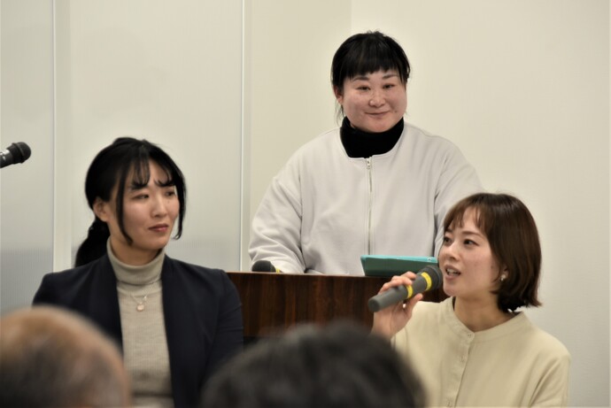 第2部地域おこし協力隊の座談会で遠藤さんが話している写真