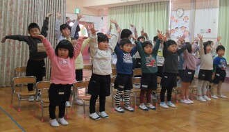 みんなで元気におまじないしています