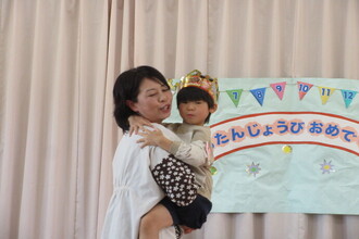 インタビューを受ける年長児