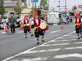 沖縄エイサーの披露