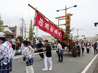 御薗町奉曳団の御木曳車運行
