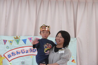 インタビューを受ける年長児