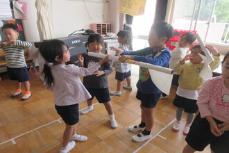 年少児に教える年長児