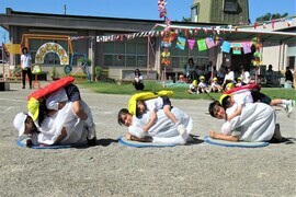 親子でおすしになっているところ