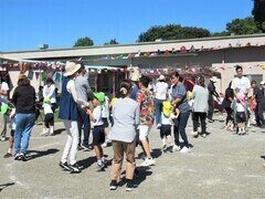 親子ダンスを踊っているところ