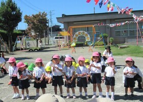 3歳児が表彰されているところ