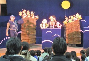 人形劇鑑賞をしているところ