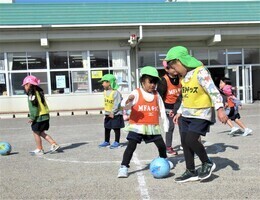 チームで競っているところ