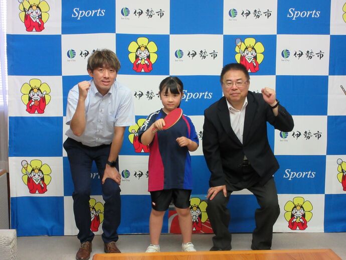 全農杯出場者、コーチと教育長の記念写真