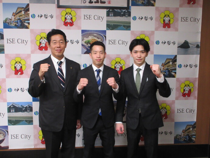 体操競技全国大会出場者と市長の記念写真